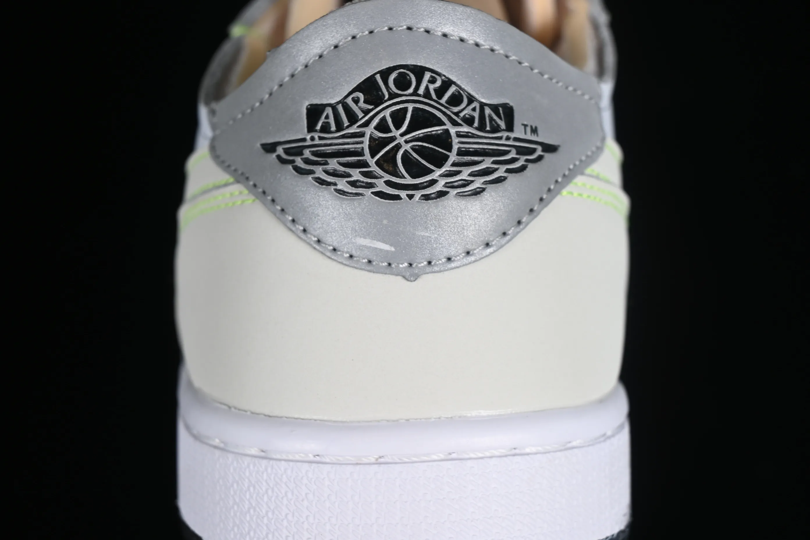 All categories Air Jordan Jordan series basketball shoes Air Jordan 1 Low Z version Air Jordan 1 Low OG AJ1 Joe 1 apple green color low-top basketball shoes DM7837-103